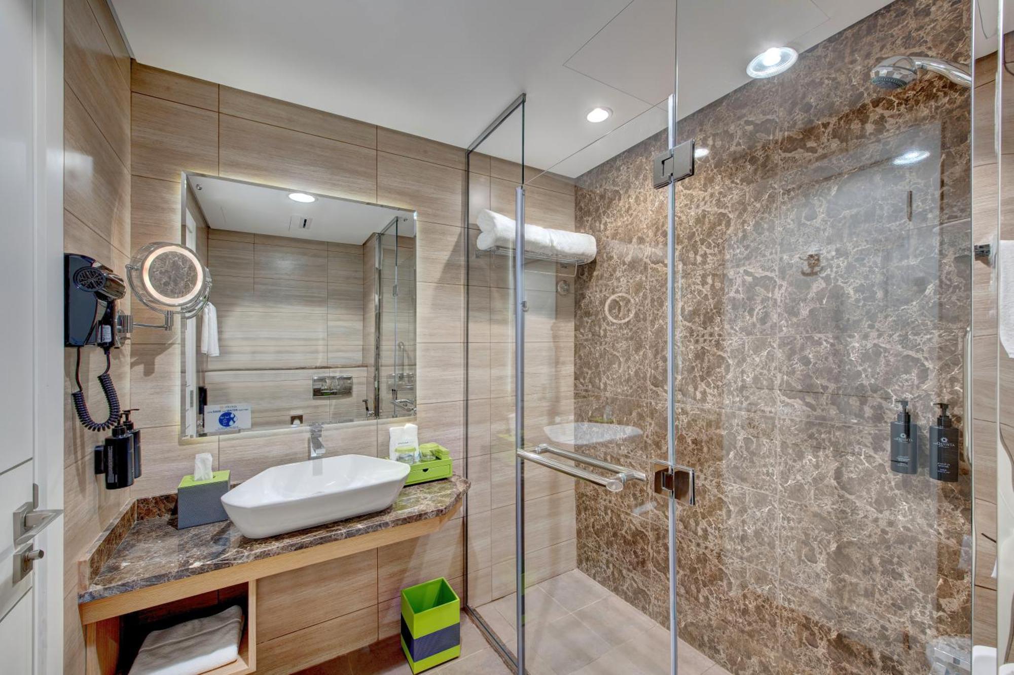 La Quinta By Wyndham Abu Dhabi Al Wahda Hotel Luaran gambar