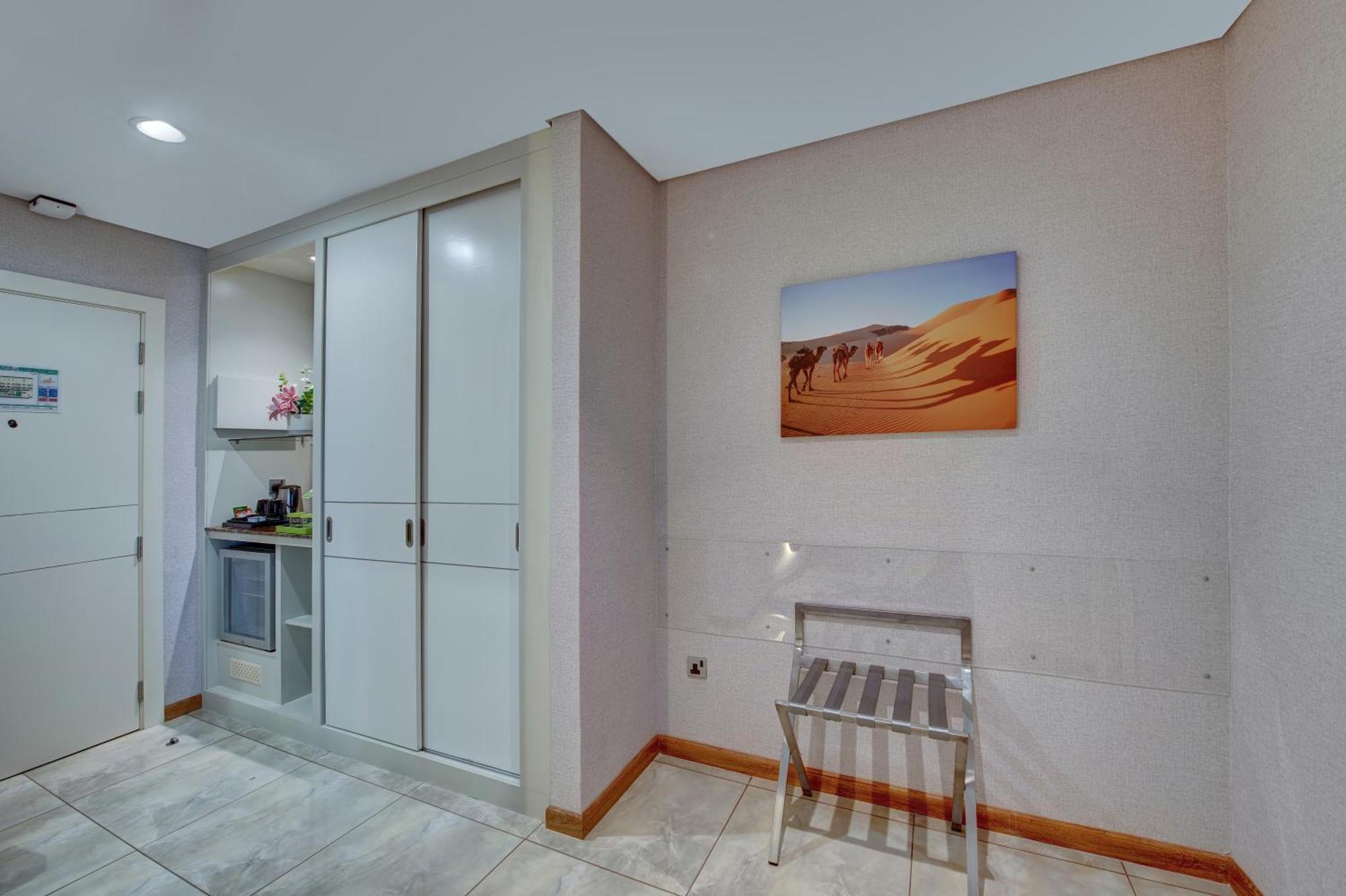 La Quinta By Wyndham Abu Dhabi Al Wahda Hotel Luaran gambar