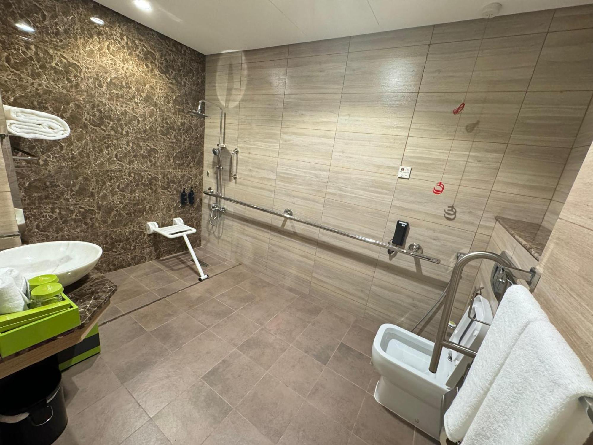 La Quinta By Wyndham Abu Dhabi Al Wahda Hotel Luaran gambar