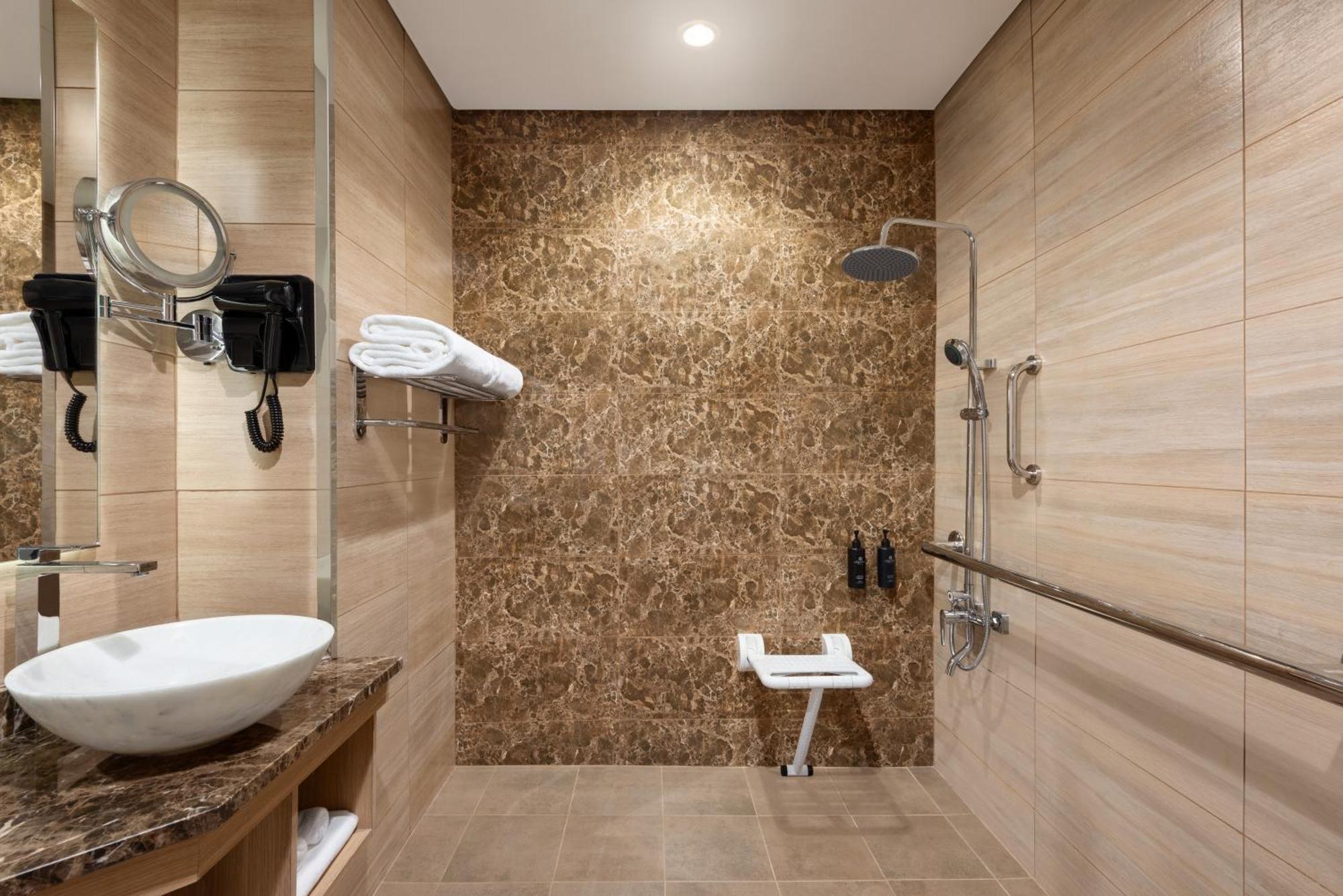 La Quinta By Wyndham Abu Dhabi Al Wahda Hotel Luaran gambar