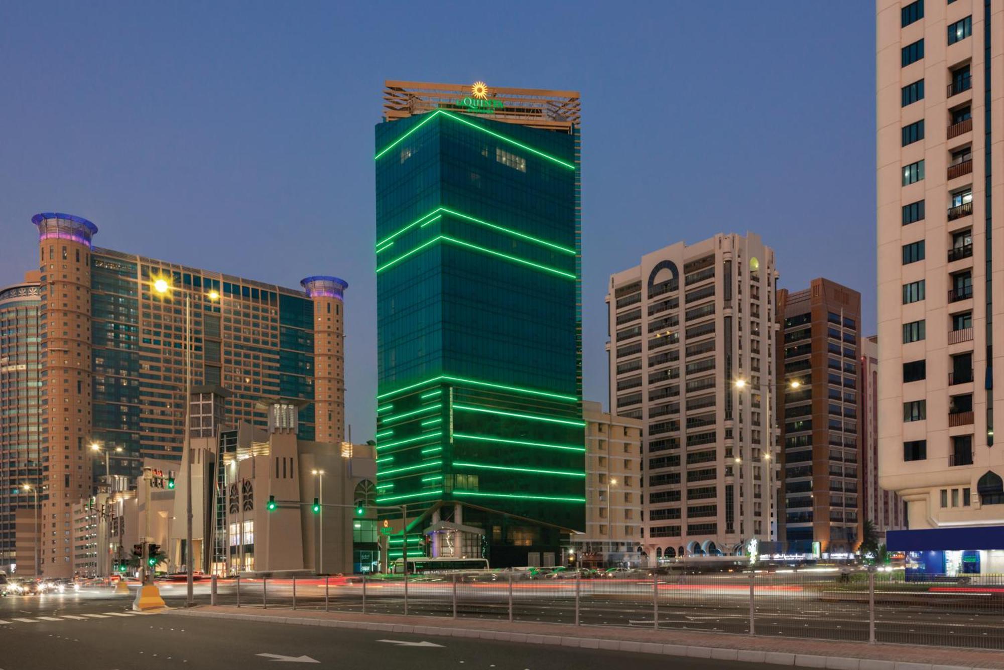 La Quinta By Wyndham Abu Dhabi Al Wahda Hotel Luaran gambar